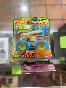 Hot Wheels Monster Trucks Glow-in-the-Dark 1:64 Scale Vehicle - 5 Alarm